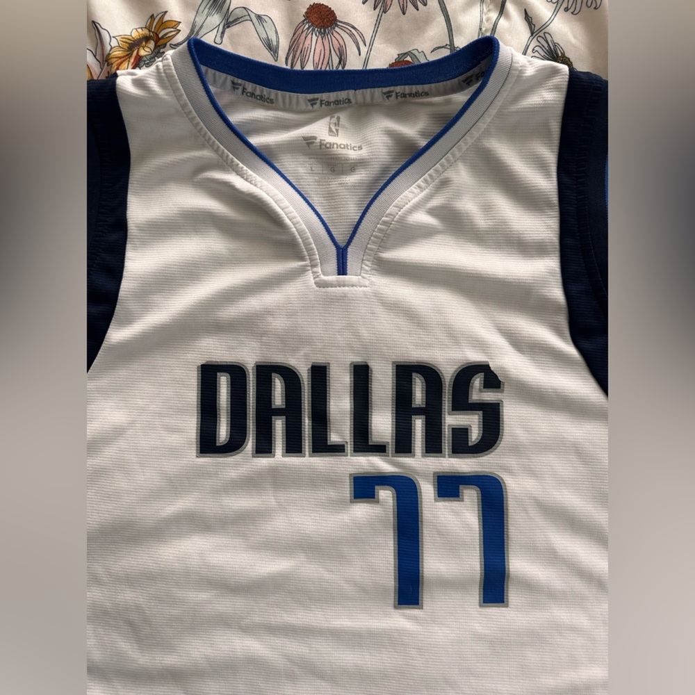 Luka Dončić #77 Dallas Mavericks NBA Jersey Fanatics Fast Break - Picture 2 of 5